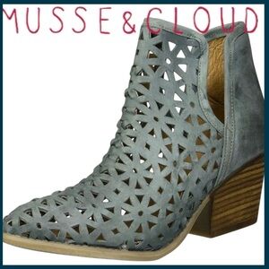 Musse & Cloud Sage Green Athenisse Leather Stacked Heel Ankle Boot (EU37)